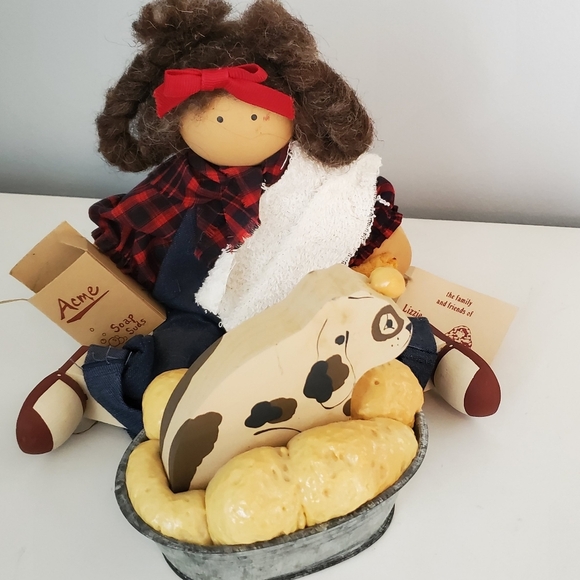 Lizzie High Wood Sculpture Handmade Doll 1988 - Picture 6 of 7